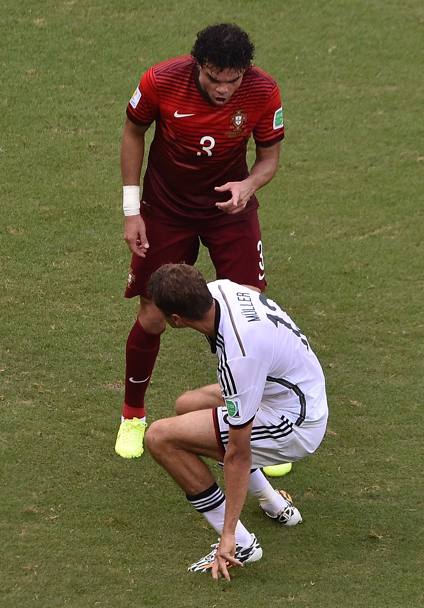 Müller si rialza e abbozza la reazione. Afp